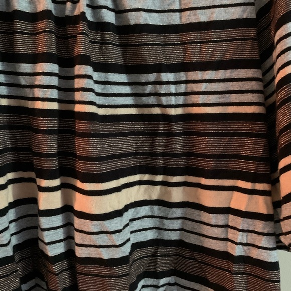 Style & Co Short Sleeve Blouse - Picture 2 of 6